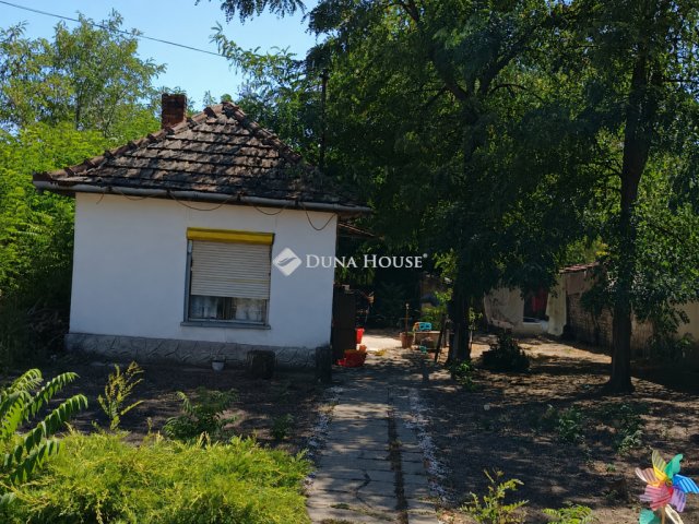 Eladó családi ház, Abonyban 9.8 M Ft, 1 szobás