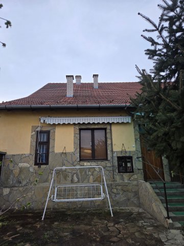 Eladó téglalakás, Mezőhegyesen 28 M Ft, 6 szobás