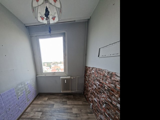 Eladó panellakás, Debrecenben, Darabos utcában 39.8 M Ft