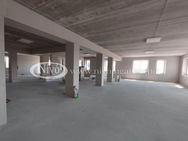 Kiadó iroda, Veszprémben 300 E Ft / hó / költözzbe.hu