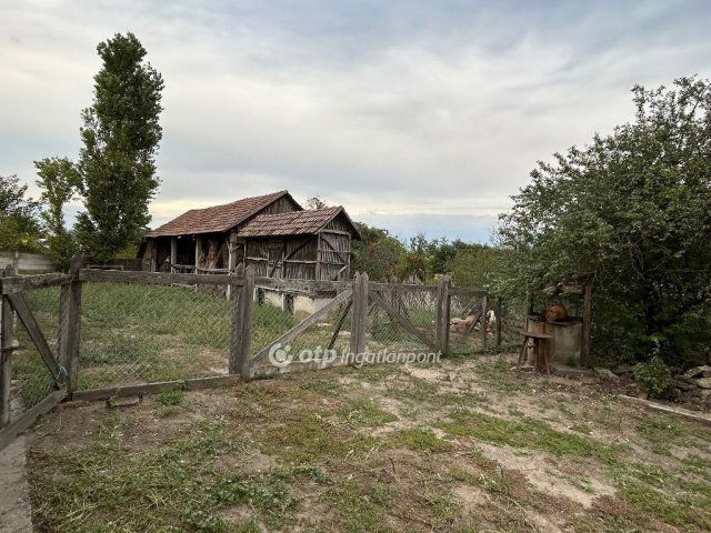 Eladó családi ház, Konyáron 18 M Ft, 2 szobás