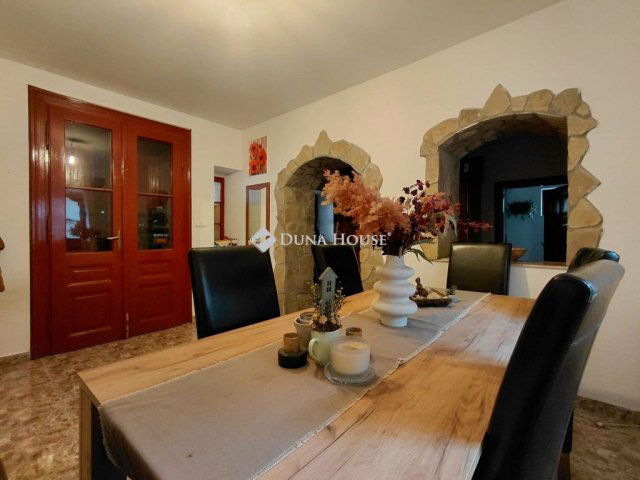 Eladó családi ház, Németkéren 39.9 M Ft, 2 szobás