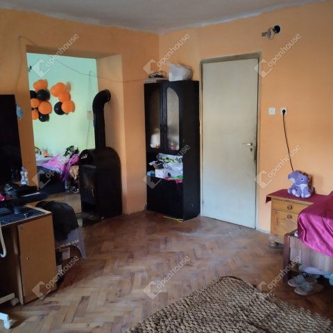 Eladó családi ház, Takácsin 18 M Ft, 3 szobás