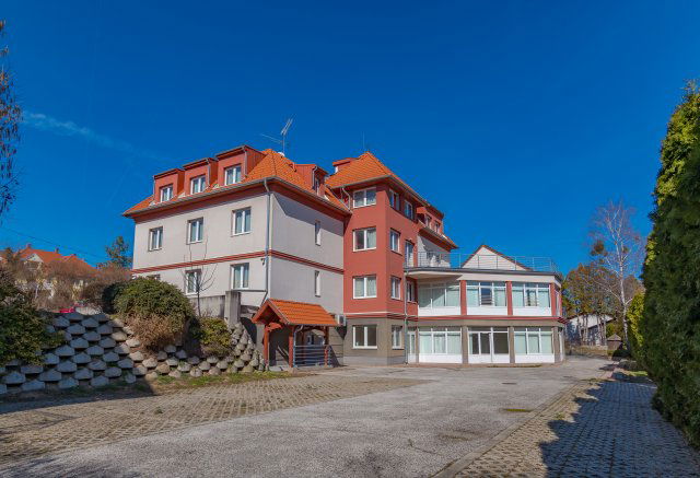 Eladó ipari ingatlan, Hévízen 758.19 M Ft, 16+16 szobás