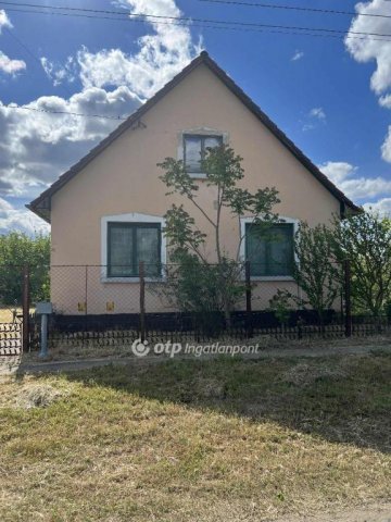 Eladó családi ház, Konyáron 24.9 M Ft, 4 szobás