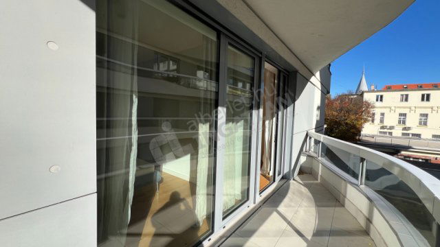 Kiadó téglalakás, albérlet, VI. kerületben, Benczúr utcában