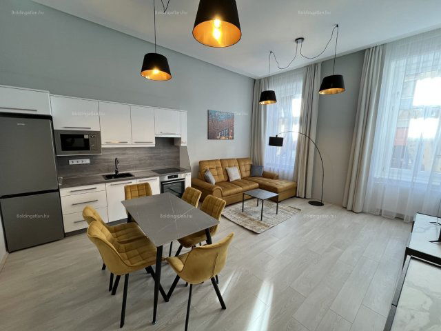 Kiadó téglalakás, albérlet, Kaposváron, Bajcsy-Zsilinszky utcában