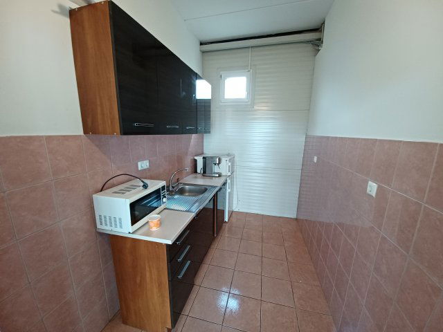 Kiadó üzlethelyiség, Győrött 440 E Ft / hó, 5 szobás