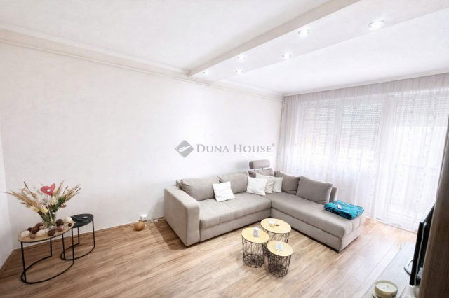 Eladó panellakás, Győrött 57.9 M Ft, 2 szobás