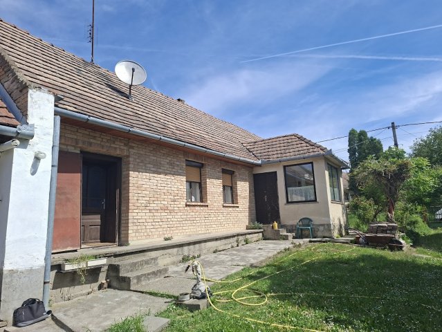 Eladó családi ház, Kurdon 15.9 M Ft, 3 szobás