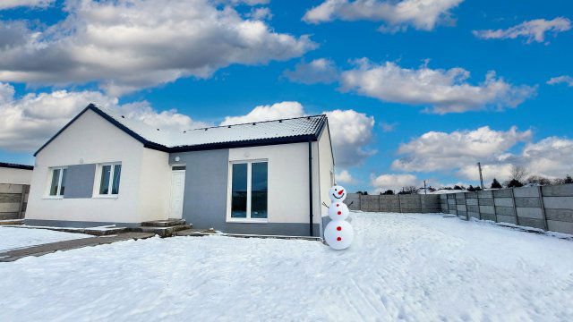 Eladó panellakás, Győrszemerén, Pacsirta utcában 87.9 M Ft