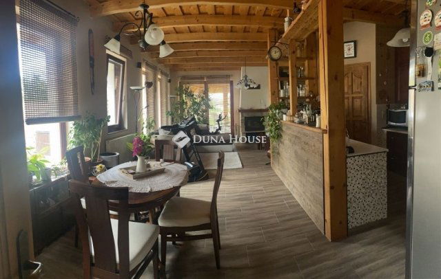 Eladó családi ház, Helvécián 120 M Ft, 4 szobás