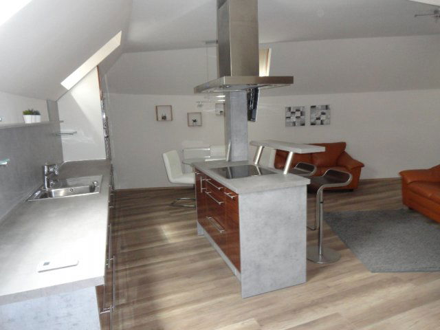Kiadó téglalakás, albérlet, Esztergomban 250 E Ft / hó