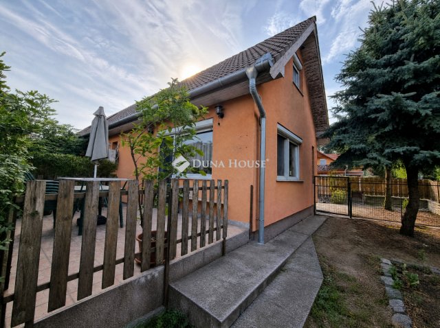 Eladó ikerház, Szigethalmon 104.9 M Ft, 4 szobás