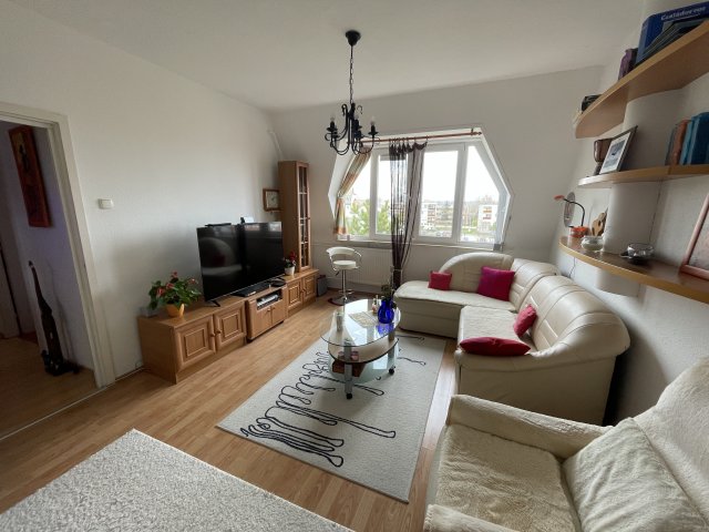 Eladó téglalakás, Balatonalmádiban 64.9 M Ft, 3 szobás