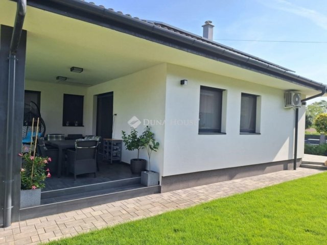 Eladó családi ház, Erdőkertesen 155 M Ft, 4 szobás