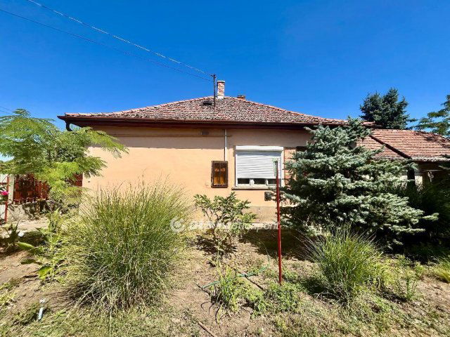 Eladó családi ház, Jászapátiban 19.99 M Ft, 2 szobás
