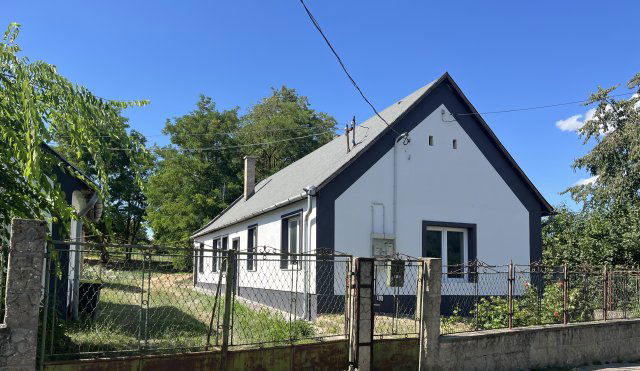 Eladó családi ház, Felsőnyéken 54.9 M Ft, 2 szobás