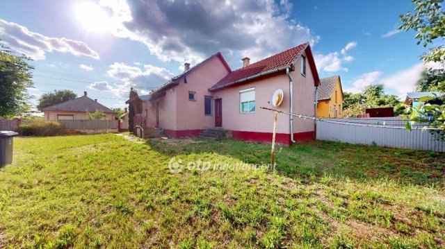 Eladó családi ház, Geszteréden 17.8 M Ft, 3 szobás