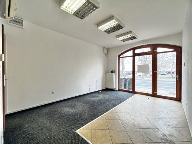 Kiadó iroda, Kaposváron, Honvéd utcában 90 E Ft / hó, 1 szobás