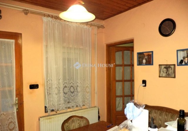Eladó családi ház, Velencén 74.7 M Ft, 4 szobás