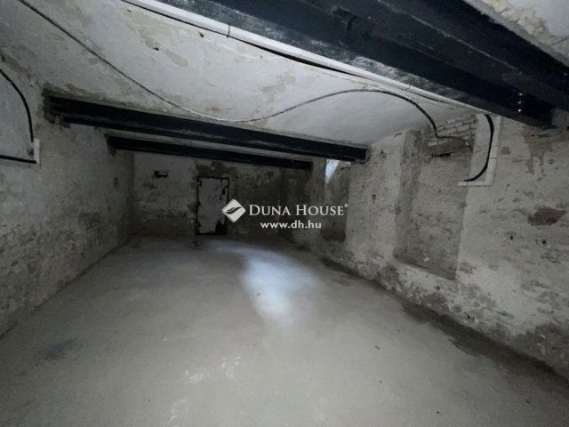 Eladó ipari ingatlan, Budapesten, XIII. kerületben 119 M Ft