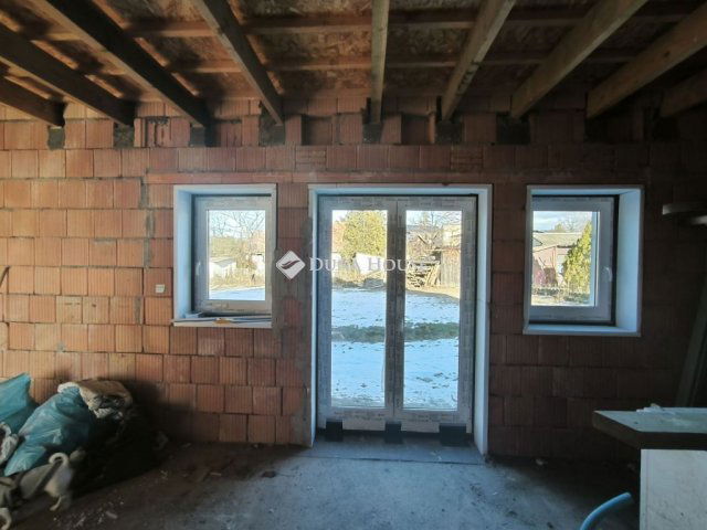 Eladó családi ház, Pócsmegyeren 116 M Ft, 4 szobás