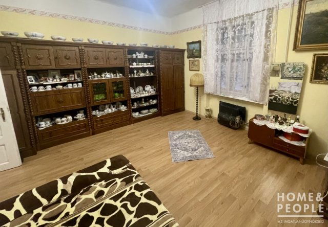 Eladó családi ház, Kisteleken 61 M Ft, 5 szobás