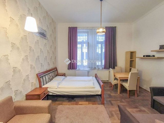 Eladó téglalakás, Budapesten, VII. kerületben 84 M Ft, 2 szobás