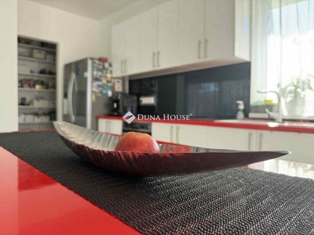 Eladó családi ház, Harkányban 149.9 M Ft, 4 szobás