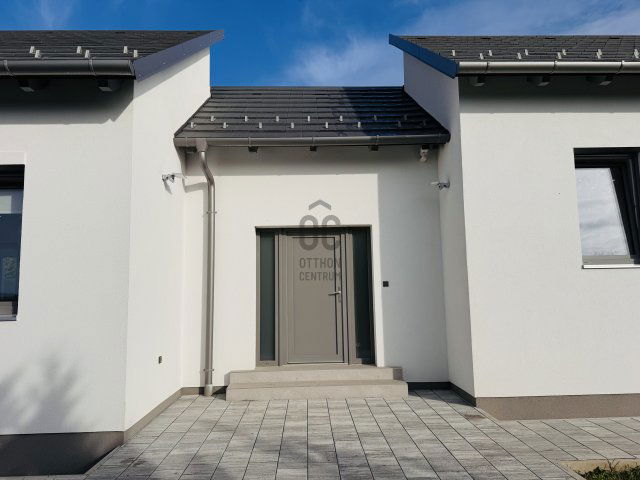 Eladó családi ház, Börcsön 92 M Ft, 3 szobás