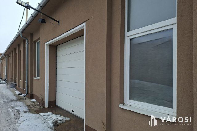 Eladó ipari ingatlan, Várpalotán 110 M Ft / költözzbe.hu