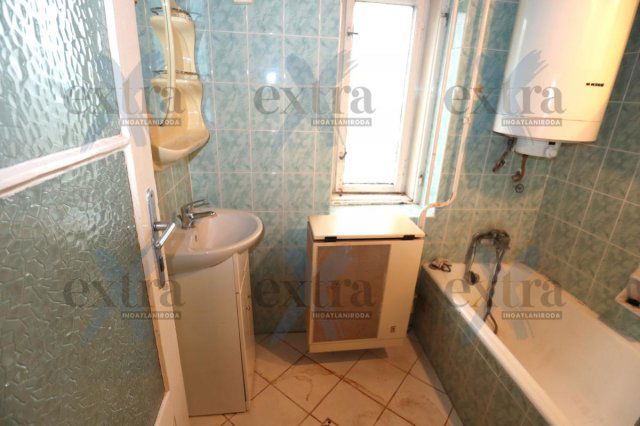 Eladó ikerház, Szegeden 35 M Ft, 2 szobás / költözzbe.hu