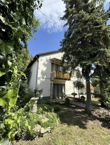 Eladó családi ház, Jászberényben 64 M Ft, 4 szobás