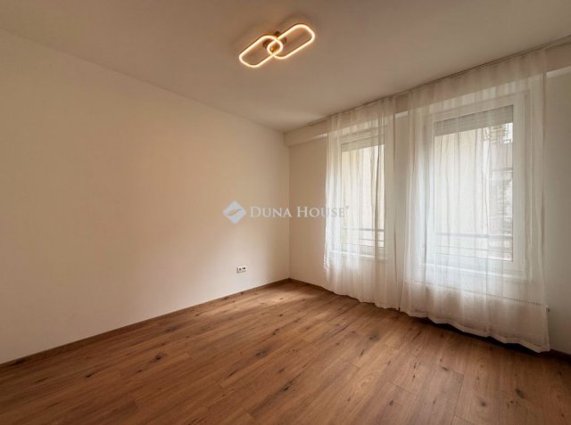 Eladó téglalakás, Budapesten, IX. kerületben, Viola utcában