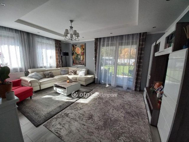 Eladó családi ház, Erdőkertesen 150 M Ft, 4 szobás