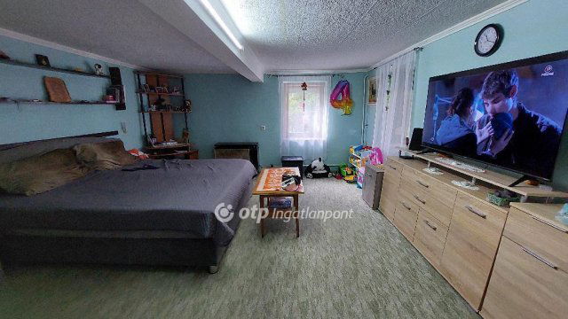 Eladó családi ház, Kisújszálláson 15 M Ft, 2 szobás