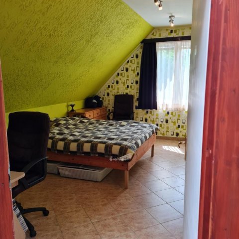 Eladó családi ház, Veszprémben 149.9 M Ft, 8+2 szobás