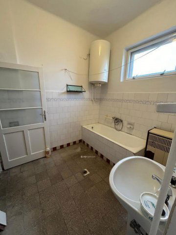 Eladó családi ház, Konyáron 18 M Ft, 2 szobás
