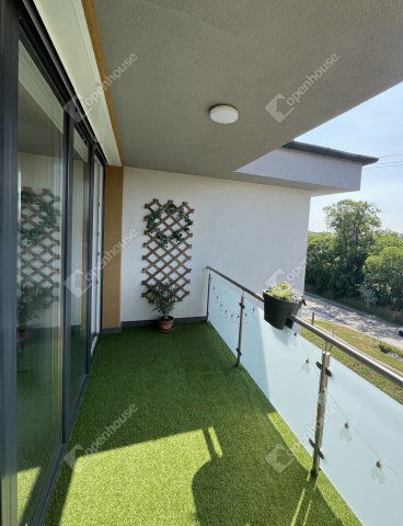Eladó téglalakás, Székesfehérvárott 83.99 M Ft, 3 szobás