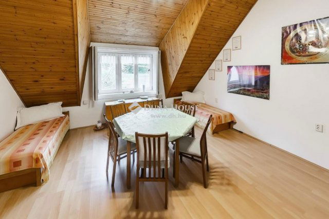 Eladó családi ház, Kiskunhalason 70 M Ft, 5 szobás