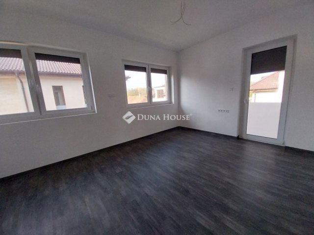 Eladó családi ház, Szegeden 180 M Ft, 1+5 szobás