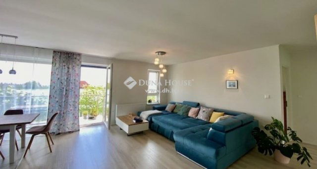 Eladó téglalakás, Pécsett 95 M Ft, 5 szobás