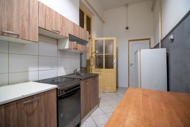 Eladó téglalakás, VIII. kerületben, Teleki László téren