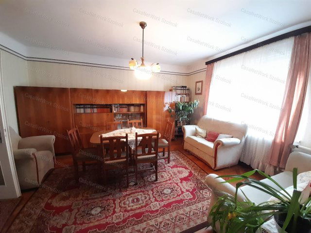 Eladó családi ház, Szolnokon 35 M Ft, 4 szobás