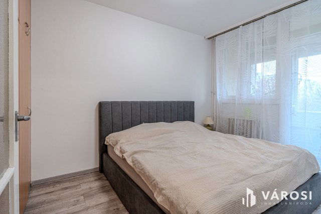 Eladó panellakás, Szegeden 47 M Ft, 2 szobás