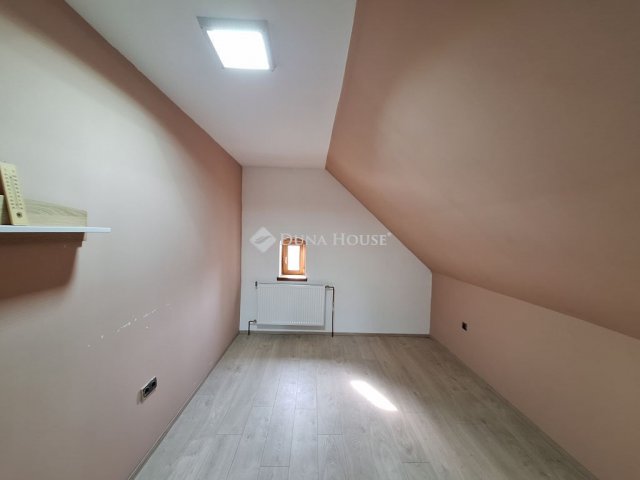 Eladó családi ház, Bölcskén 64.8 M Ft, 3 szobás