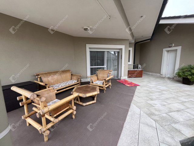 Eladó családi ház, Debrecenben 850 M Ft, 6 szobás