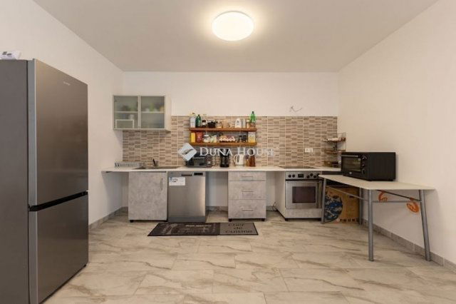 Eladó családi ház, Erdőkertesen 116.9 M Ft, 5 szobás