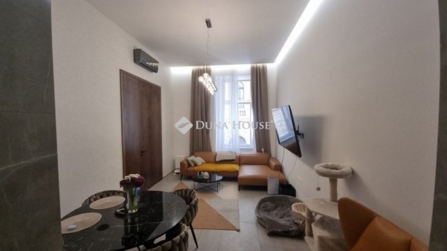 Eladó téglalakás, Budapesten, V. kerületben 224.9 M Ft, 3 szobás